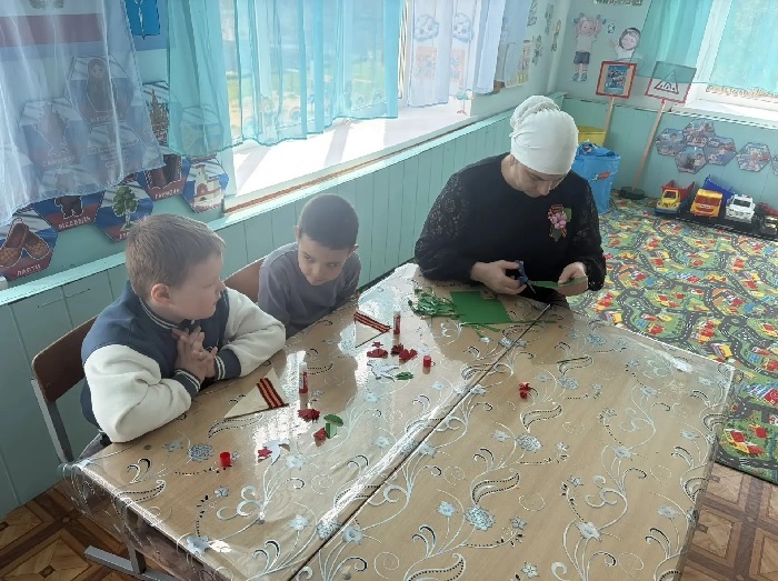 ‎ «Гвоздика — символ Победы»                                                                                                                 Мастер-класс