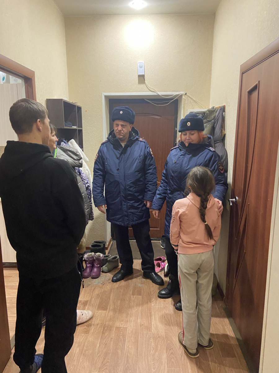 Сотрудники полиции провели беседу в рамках профилактической акции «Забота»