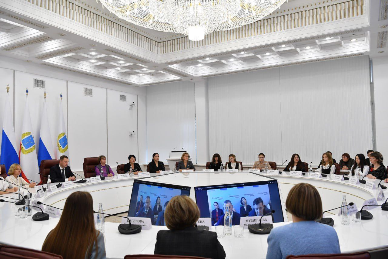 В школы региона в этом году трудоустроились 30 «земских учителей» и «сельских педагогов»