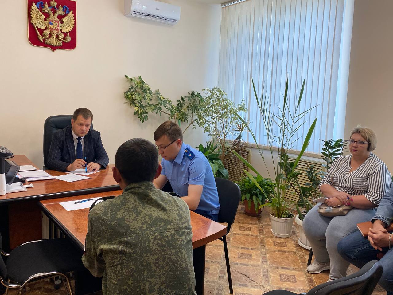 Врип главы района А. Д. Курочкин провёл приём участников специальной военной операции и членов их семей