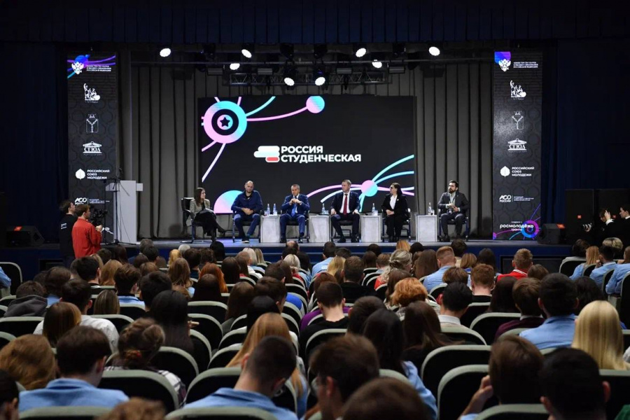 Сегодня в Саратове прошла церемония открытия X Общероссийского образовательного форума «Россия студенческая» Сегодня в Саратове прошла церемония открытия X Общероссийского образовательного форума «Россия студенческая»