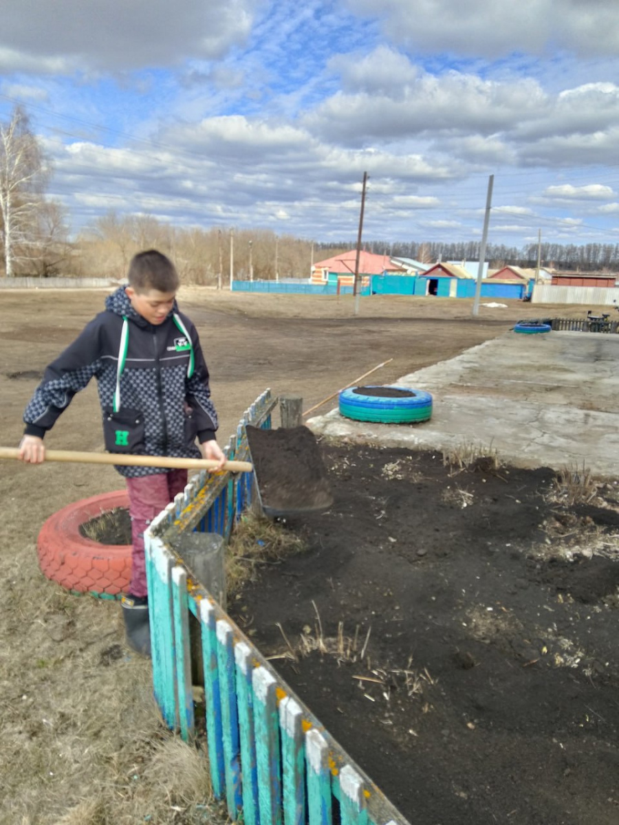 Жители Большечечуйского муниципального образования приняли активное участие в субботнике