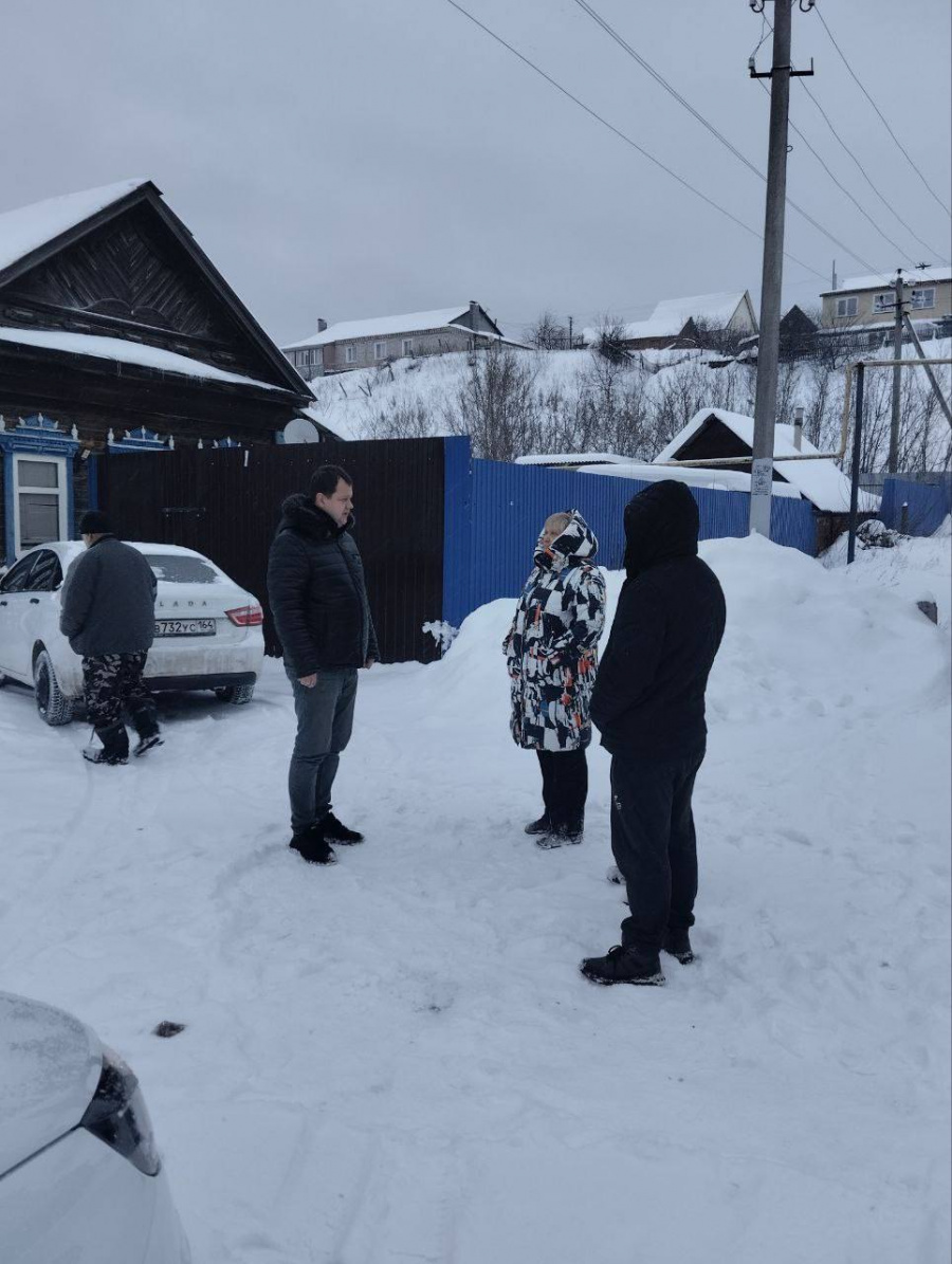 Глава Базарно-Карабулакского района Артём Курочкин встретился с жителями улицы Красноармейская в Базарном Карабулаке