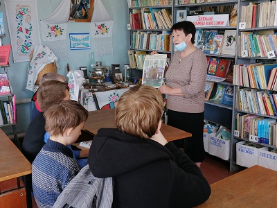 «Все началось с таблички, свитка, бересты….»                                               Экскурсия в историю