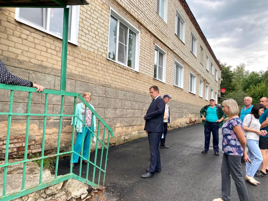 Врип главы района А. Д. Курочкин встретился с жильцами многоквартирного дома по ул. Ленина, 12а в Базарном Карабулаке Врип главы района А. Д. Курочкин встретился с жильцами многоквартирного дома по ул. Ленина, 12а в Базарном Карабулаке