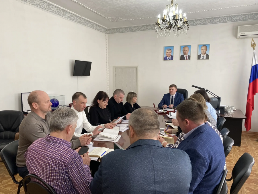 Врип главы района Андрей Кушнарёв провёл еженедельное совещание по оперативным вопросам
