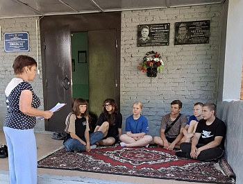 "Когда цветёт папоротник"                                                                                                            Литературно-фольклорная программа  по этнографии