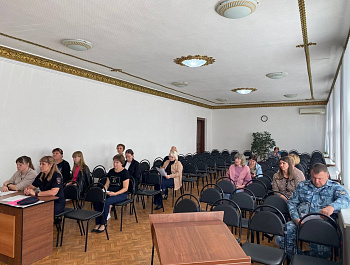 В администрации района прошло заседание комиссии по делам несовершеннолетних и защите их прав Базарно-Карабулакского муниципального района