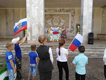 "Россия! Русь! Храни себя!Храни!"