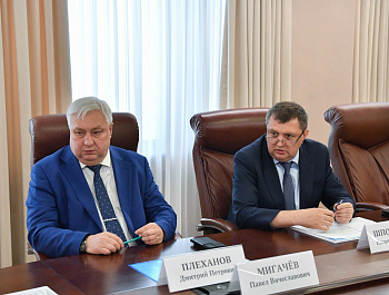 Губернатор Роман Бусаргин провел совещание по предстоящему расселению пяти аварийных домов в Лётном городке, в которых проживают 325 человек