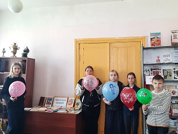 "Все начинается с семьи"                                                                                     Познавательный час