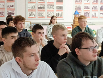 Сегодня глава района Н.В. Трошина посетила одно из учреждений района, которое многие десятилетия является его визитной карточкой и кузницей кадров для сельскохозяйственной и других отраслей нашего края, а также других субъектов большой страны