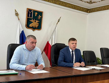 Глава района Андрей Кушнарев провёл расширенное заседание постоянно действующего совещания