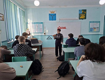 «Над Донбассом огненные ливни»                                                             Громкое  чтение и обсуждение