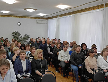 В администрации района прошла встреча с депутатом облдумы В.В. Рогожиным