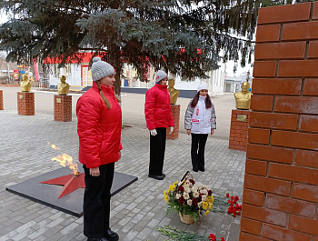 Сегодня - памятная дата России - День Героев Отечества!