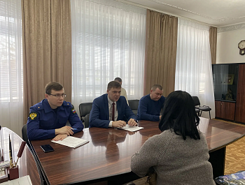 Сегодня временно исполняющий полномочия главы района Андрей Кушнарёв провёл приём участников специальной военной операции и членов их семей