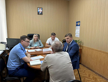 Глава района Андрей Кушнарёв принял участие в личном приёме граждан, который провела Уполномоченный по правам человека в Саратовской области