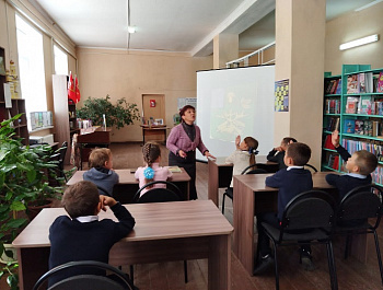 "Геральдика для детей: Герб Базарно - Карабулакского района - официальный символ края"                                                                                     Урок краелюбия