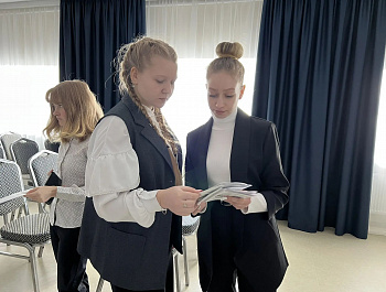 культорганизатор РДК Карина Березина провела акцию «Мы против курения»