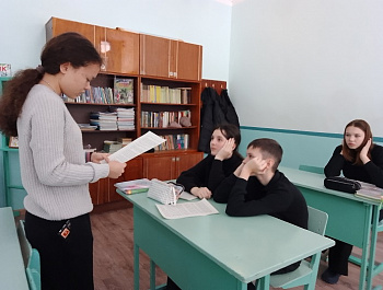 «В книжной памяти мгновения войны»                                                                                                                           Литературно-патриотический  час 
