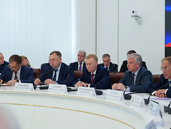 Губернатор Роман Бусаргин провел постоянно действующее совещание с участием зампредов и министров Правительства области, а также глав районов