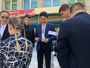 В рамках Всемирного дня без табака, культорганизатор РДК Карина Березина провела акцию «Жизнь - без сигаретного дыма»