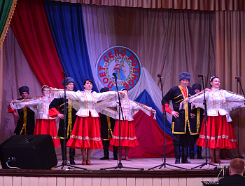 Поет село родное