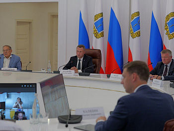 Губернатор Саратовской области Роман Бусаргин провел совещание по подготовке районов к предстоящему осенне-зимнему периоду и отопительному сезону