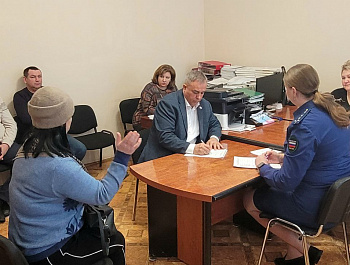 Глава района Н.В.Трошина провела приём участников СВО, их родных и близких