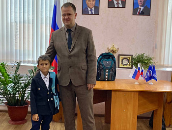  Глава района А. Д. Курочкин принял участие в акции «Собери ребенка в школу»