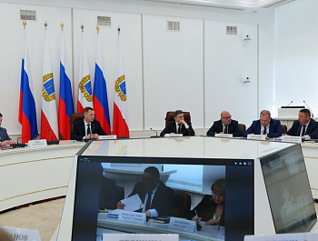 Губернатор Роман Бусаргин провел постоянно действующее совещание с участием зампредов и министров Правительства области, а также глав районов