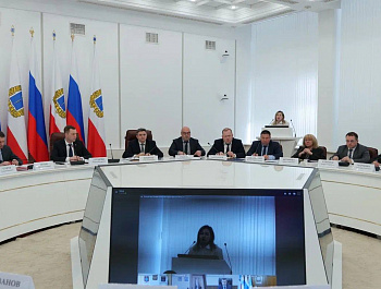 Губернатор Роман Бусаргин провел постоянно действующее совещание с участием зампредов и министров Правительства области, а также глав районов