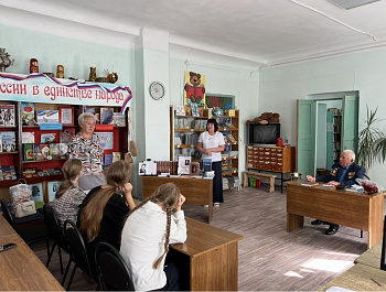 В рамках культурно-исторического форума «Россия. Саратов. Культура» МБУК «Базарно-Карабулакская МЦБ» организовала круглый стол «Великий дар поколениям: сила печатного слова».