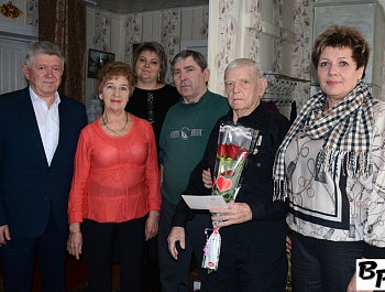 У каждой награды свой герой