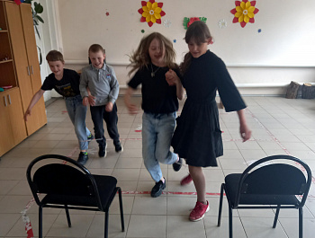 Час весёлых затей для детей