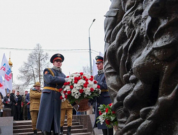 В Парке Победы на Соколовой горе состоялась церемония занесения имен военнослужащих, погибших в ходе проведения специальной военной операции на территории Украины