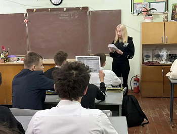 Культорганизатор РДК Карина Березина провела акцию, "МЫ ПРОТИВ ТЕРРОРА!"