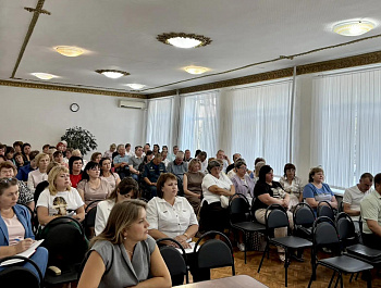 Глава района Андрей Кушнарёв провёл очередное заседание постоянно действующего совещания