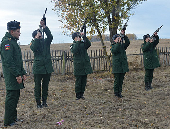 В Липовке простились с участником специальной военной операции Анатолием Анатольевичем Коломасовым