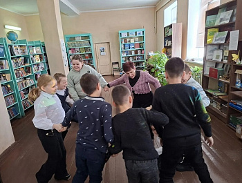 «Наши истоки. Читаем фольклор»                                                                  Литературная гостиная