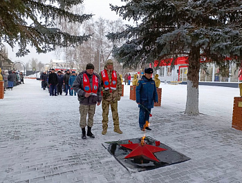 Сегодня, в День защитников Отчества, в Базарном Карабулаке прошёл митинг,