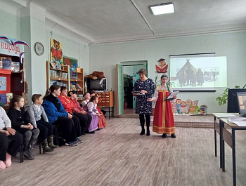 «Сохраним культуру и традиции народов России»                                              Театрализованная программа