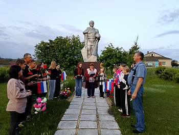 Школьники, учителя, молодёжь и неравнодушные жители жители села Большая Чечуйка приняли участие в митинге, посвященном Дню памяти и скорби.