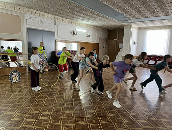 Сегодня Дом культуры распахнул свои двери для детей летнего оздоровительного лагеря с дневным пребыванием СОШ №1 и КЦСОН