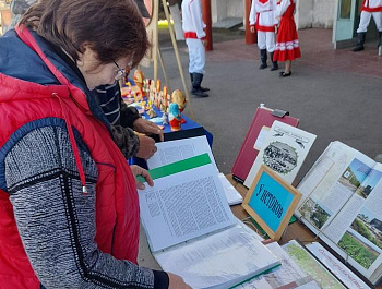 «Любимая сердцем земля: достижения района»                                                                     Арт - выставка