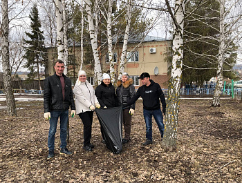 Сегодня под руководством главы администрации Яковлевского муниципального образования Р.Г.  Тугушева проведены работы по благоустройству