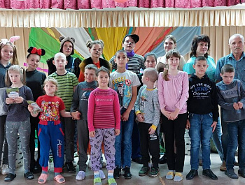 С большой радостью творческие коллективы РДК посещают Базарно-Карабулакский дом-интернат