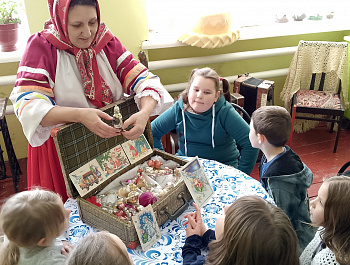 «Музейная сказка новогодней игрушки» Музейный урок