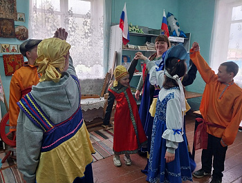 «Храня традиции предков»                                                                          Игровая программа